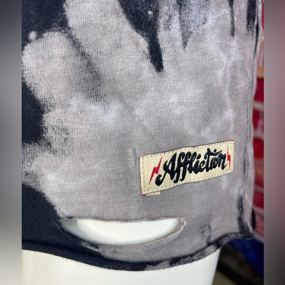 Affliction Women’s T-Shirt distressed - Picture 8 of 8
